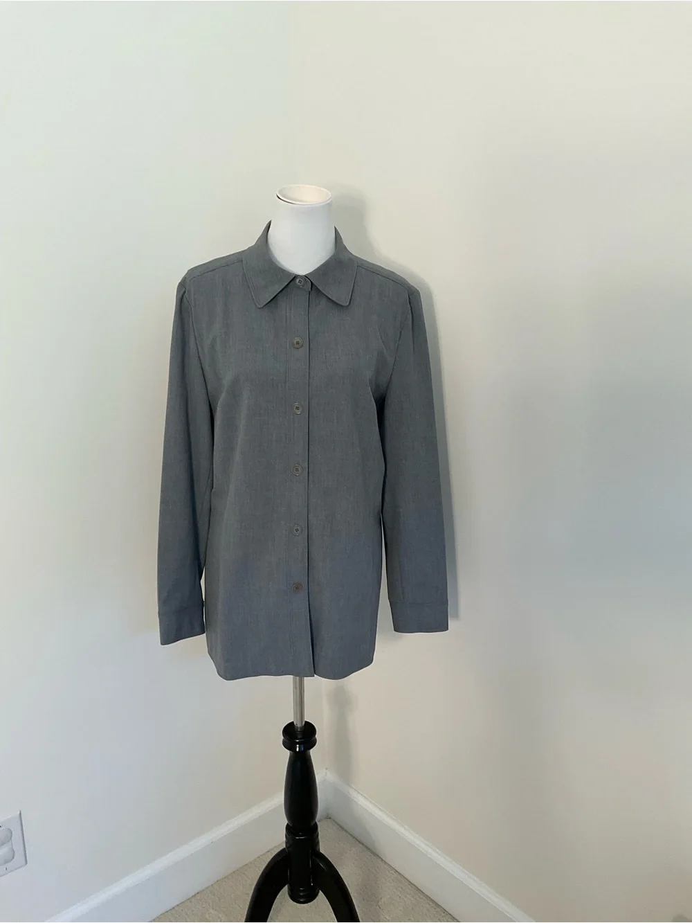Ann Taylor Women's Stretch Heather Grey Button-
Front Shirt Jacket